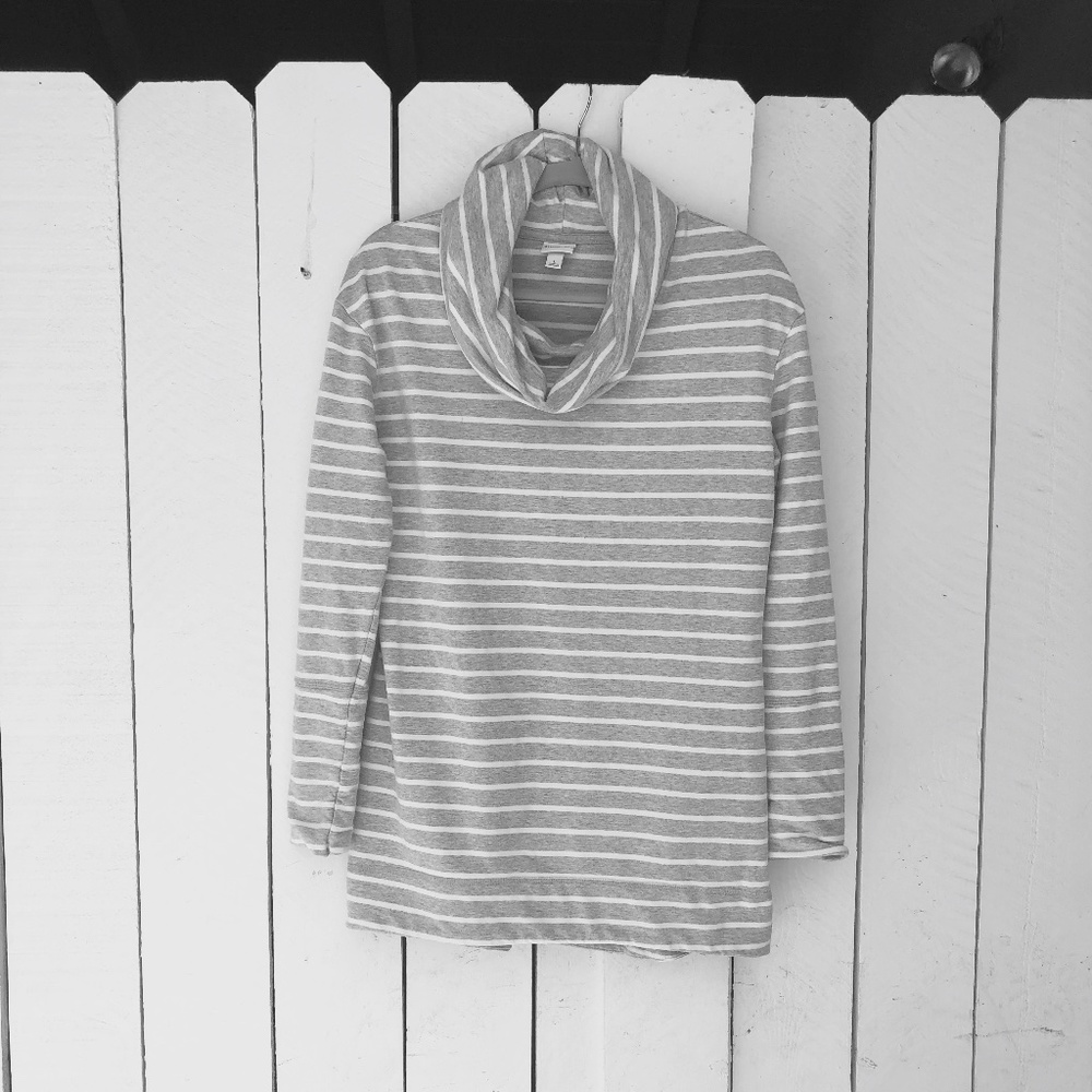Sweatshirt - Size L